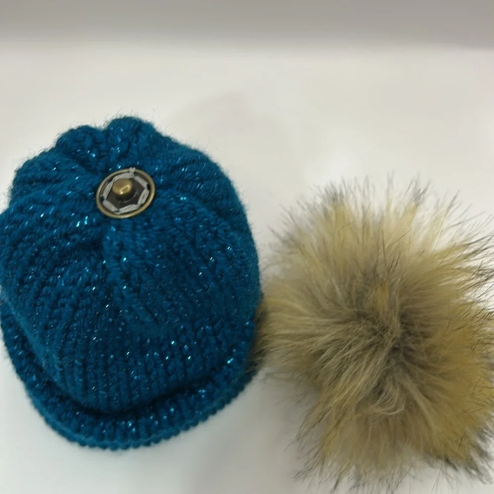 Cozy Blue Knit Pom-Pom Hat for babies and toddlers   Removable Pom-Pom